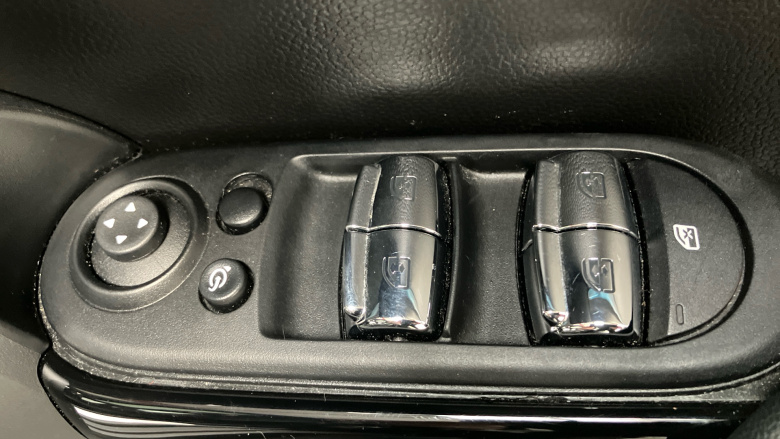 MINI Hatchback 2.0 Cooper S Exclusive 5dr Petrol Hatchback